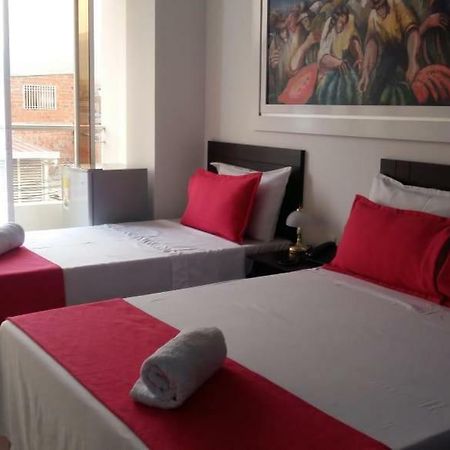 Hotel Giron Plaza Экстерьер фото